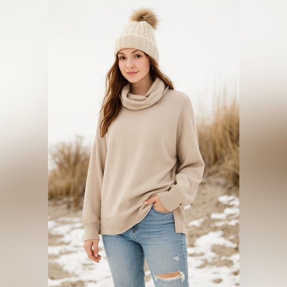 aerie Sweaters - NEW AERIE turtleneck sweater pullover long sleeve sweatshirt beige oversized M